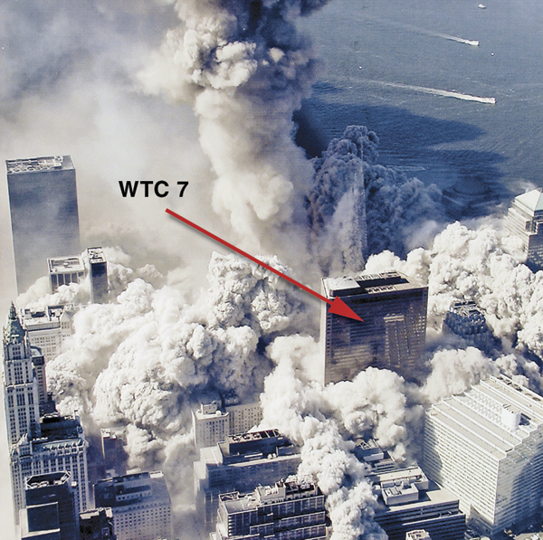 Tour 7 du World Trade Center pendant l'effondrement de la Tour Nord