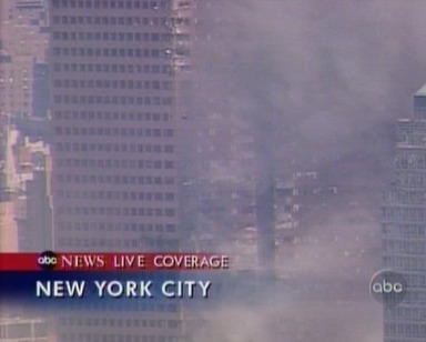 Dommages structurels sur la face sud de la tour 7 du World Trade Center