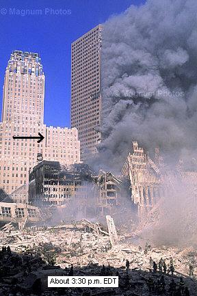 Incendies dans la tour 7 du World Trade Center et vue sur la face sud
