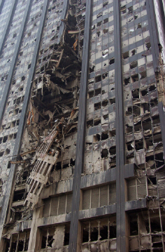 Tour Bankers Trust endommagé après les attentats du World Trade Center en 2001