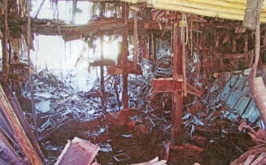 Bâtiment 5 du World Trade Center endommagé après les attentats de New York